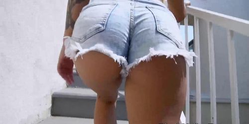 Tattooed Babe Honey Gold Loves Rough Fucking So I Grant It To Her